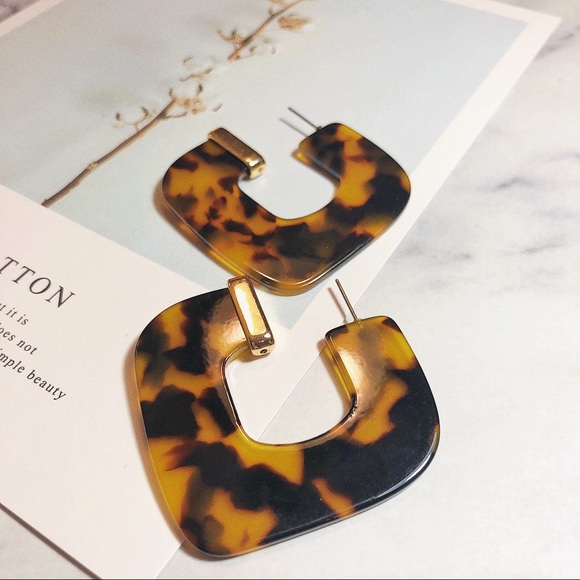 Free People Gold Tortoise Square Drop Earrings - Picture 4 of 5